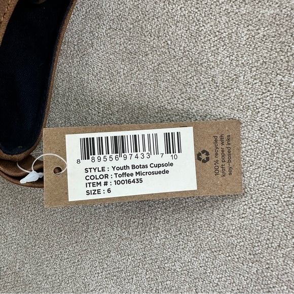NWT. TOMS Kids' Botas Cupsole Shoe. Size 6. Brown. - Picture 10 of 11
